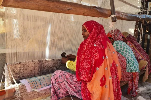 Manpura Looms: Discover Rural Artistry & Weaving Wonders in Jaipur