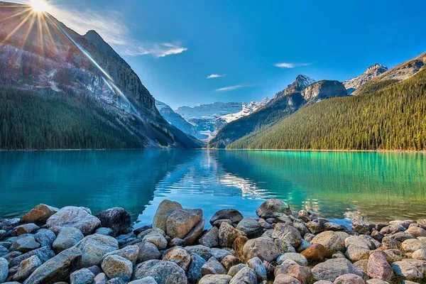 Banff Private Tour: Lake Louise, Moraine & More!