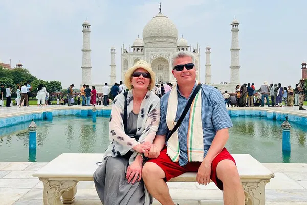 Unveiling Agra's Splendor: A Luxurious Day Trip to Taj Mahal and Agra Fort from Delhi