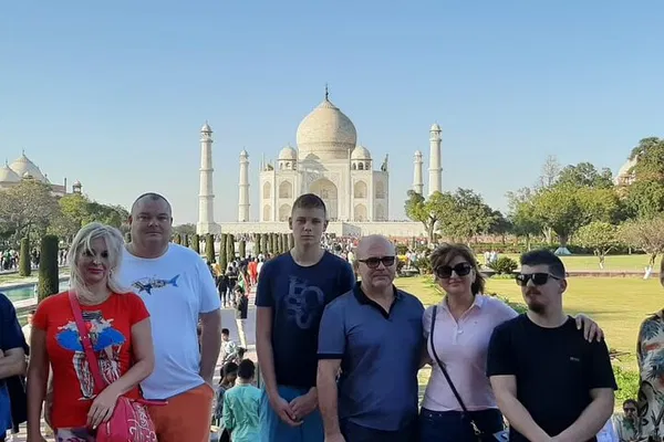 Unveiling Agra's Splendors: A Personalized Taj Mahal & Fort City Tour