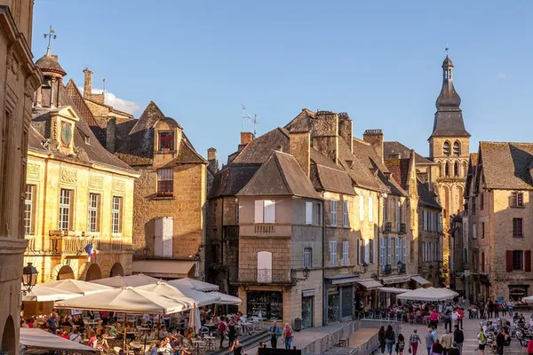 Sarlat Gourmet Tour: Market, Food & Wine Tastings
