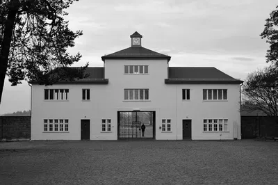 Sachsenhausen Memorial Tour: Uncover Nazi History from Berlin