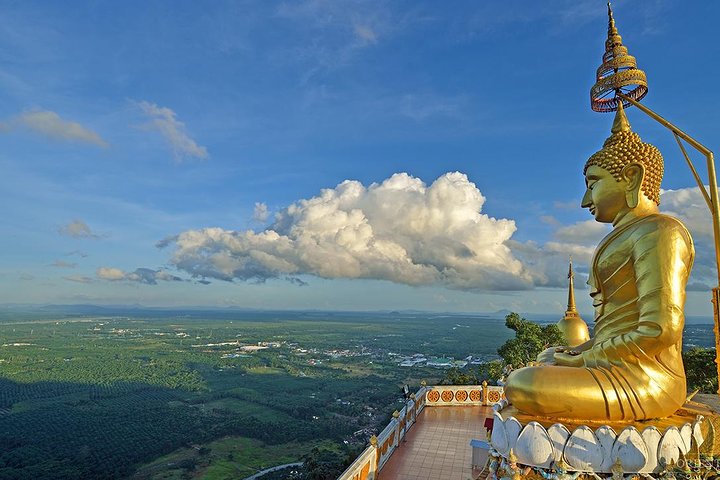 Explore Krabi's Wonders: Temples, Markets, and Beaches Day Trip