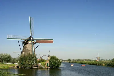 Uncover Dutch Wonders: Private Rotterdam & Kinderdijk Day Trip from Amsterdam