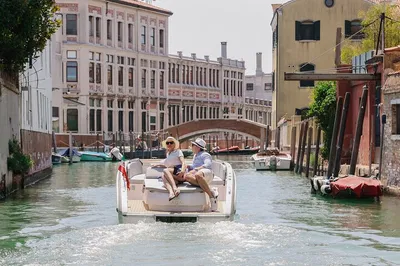 Venice Electric Boat Tour: Glide Silently Through Venetian Canals