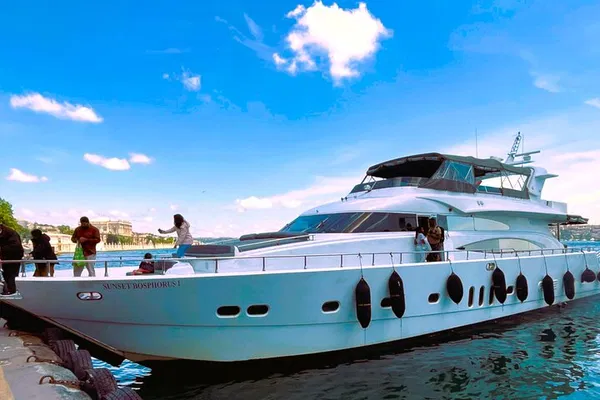 Bosphorus Bliss: A Luxurious Yacht Journey with Asian Side Charm