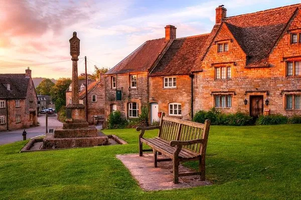 Discover Hidden Gems: North Cotswold Luxury Tour Experience