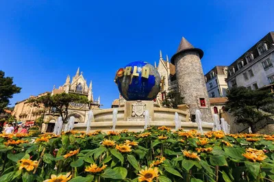 Discover Da Nang's Heights: Ba Na Hills & Golden Bridge Adventure