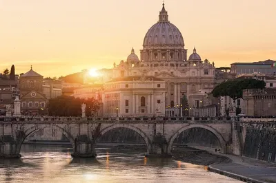 Rome After Dark: Luxurious Private Night Tour with Cocktails