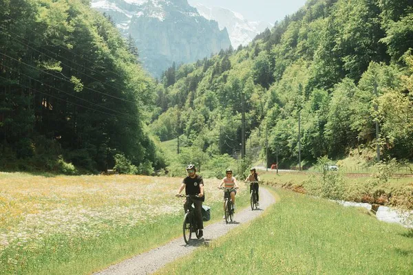 Interlaken Valley E-Bike Adventure: Explore Rivers, Lakes, and Castles!