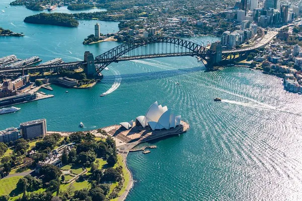 Sydney Harbour Helicopter Flight: Breathtaking Views!