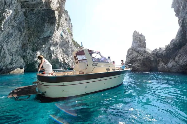 Capri Boat Tour: Swim & Limoncello - Small Group