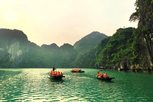 Halong Bay All-Inclusive Cruise: Kayak, Cave & Island Fun!