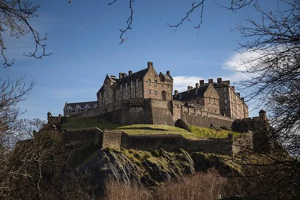 Edinburgh Castle & Royal Mile Tour: Tickets Included