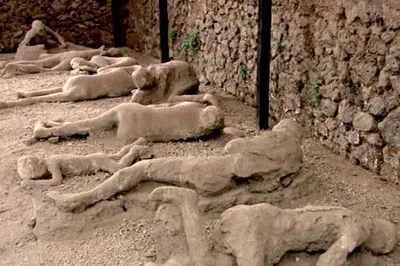 Unforgettable Journey: Pompeii, Amalfi Coast & Positano Day Tour from Rome
