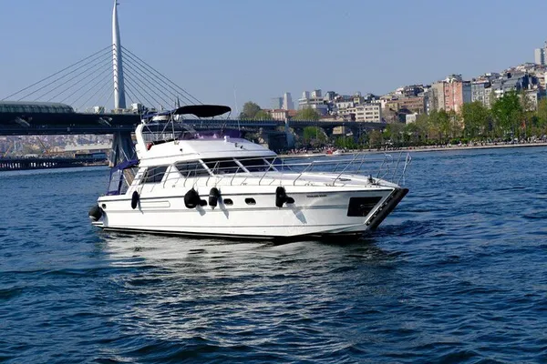 Istanbul Bosphorus Luxury Yacht Tour: Private Cruise