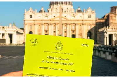 Witness History: Papal Audience & St. Peter's Basilica Guided Tour