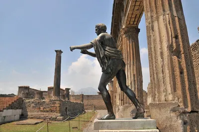 Unearth Pompeii's Secrets: A Roman Holiday with Wine & History!