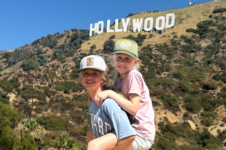 Hollywood Sign Walking Tour: Best Views & Photos!