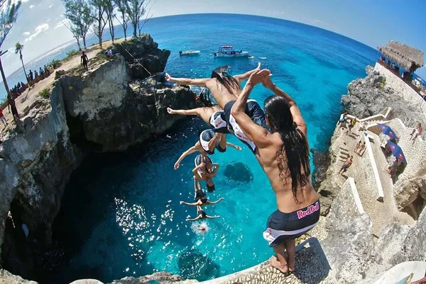 Thrill & Views: Negril's Rick's Cafe & 7 Mile Beach Adventure!