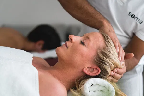 Relax & Rejuvenate: 60-Minute Massage Escape in Winterhude