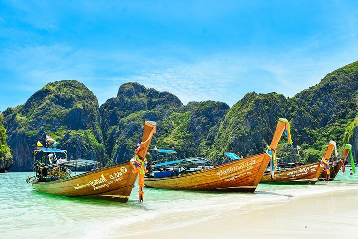 Discover Paradise: Unforgettable Phi Phi Islands Day Tour from Khaolak