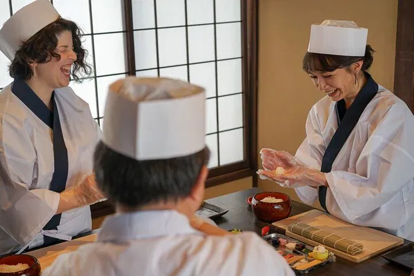 Kyoto Sushi Secrets: Craft & Savor with a Pro!