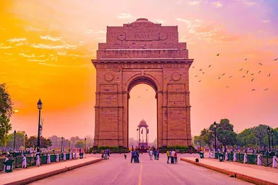 Effortless City Commute: Your Private Cab in Delhi, Mumbai & Bengaluru