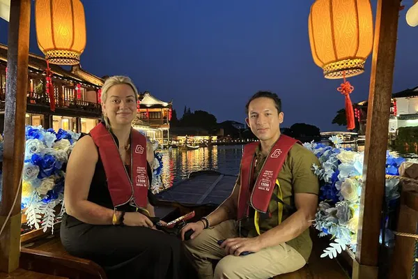 Escape to Zhujiajiao: A Nighttime Water Town Adventure