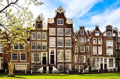 Amsterdam: Private Tour of Hidden Gems & Must-Sees