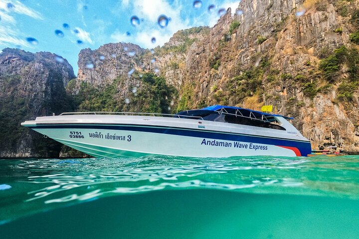 Phuket to Phi Phi: Speedboat Thrill Ride to Paradise!