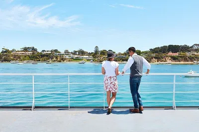 Melbourne's Coastal Flavors: A Food and Wine Adventure