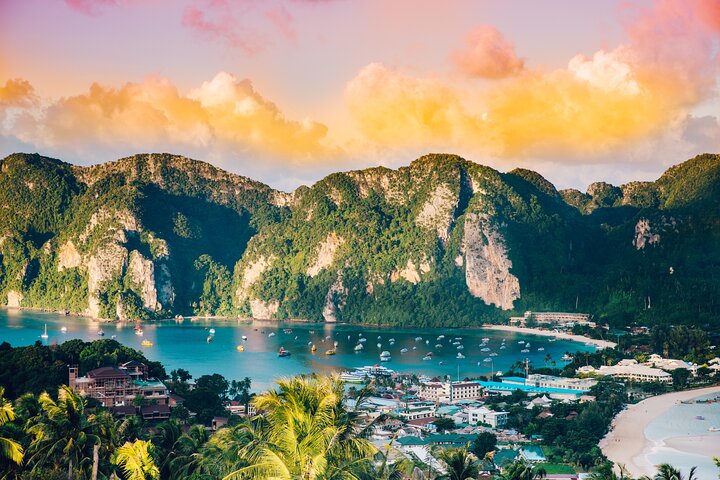Phi Phi Islands Speedboat Adventure: Discover Paradise!