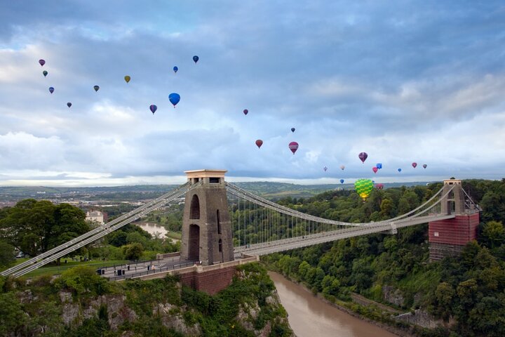 Uncover Bristol's Splendor: A Guided Walking Tour Through Clifton & City