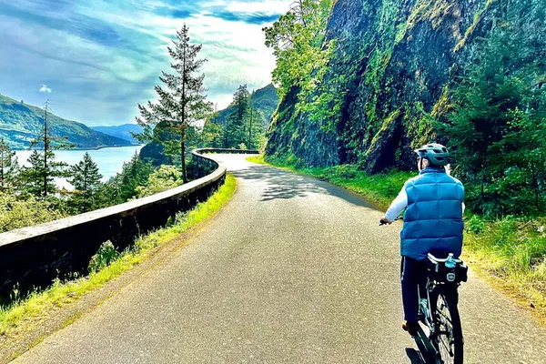 Hood River E-Bike Rental: Explore Scenic Wonders