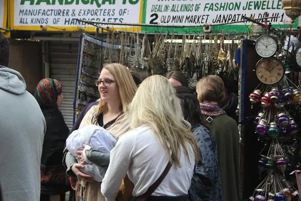 Discover Delhi's Hidden Gems: A Personalized Shopping Adventure