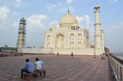 Sunrise Taj Mahal Luxury Car Tour from Delhi