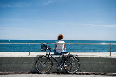 Barcelona Bike Tour: Uncover Hidden Gems & Top Sites!
