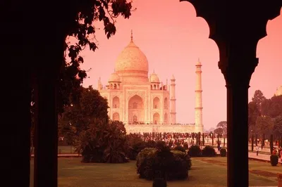 Unveiling Agra's Majesty: Same Day Taj Mahal Tour from Jaipur