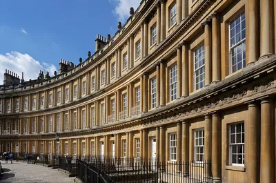 Uncover Ancient Wonders: Self-Guided Audio Tours of Bath & Stonehenge