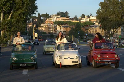 Fiat 500 Premium City Tour: Experience Rome's Charm!
