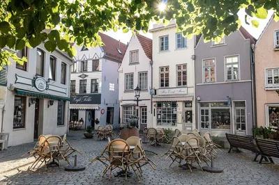 Hamburg to Bremen: A Scenic Private Transfer with Hidden Gems