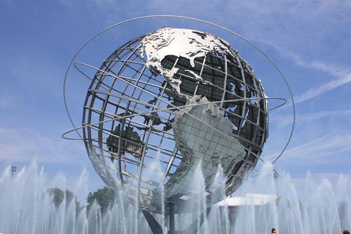 NYC Contrasts: Bronx, Queens & Brooklyn Tour