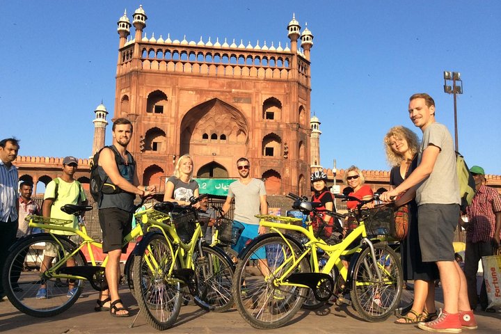 Sunrise Cycling Adventure: Explore Old Delhi's Hidden Gems