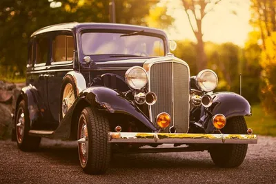 Paris Vintage Car & Seine Cruise: A Timeless Adventure