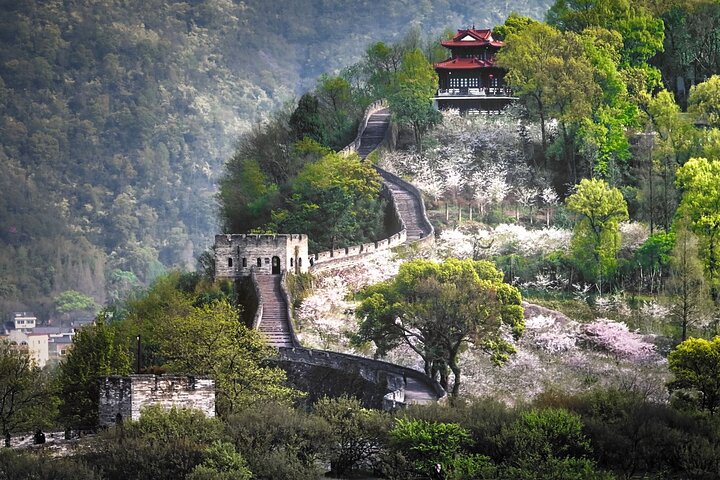Escape Shanghai: Bullet Train to Southern Great Wall Adventure!