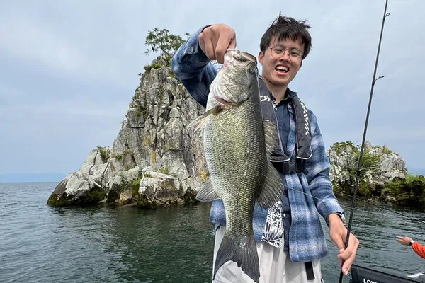 Lake Biwa Bass Fishing: Private Tour from Kyoto