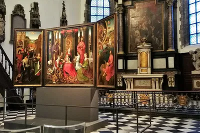 Bruges Photo Tour: Boat Trip & Photo Album Keepsake