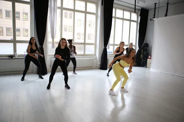 Zürich's Electrifying Afro Dance Fitness: Unleash Your Inner Rhythm!