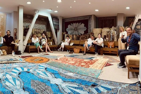 Istanbul's Artisan Treasures: A Personalized Shopping Expedition